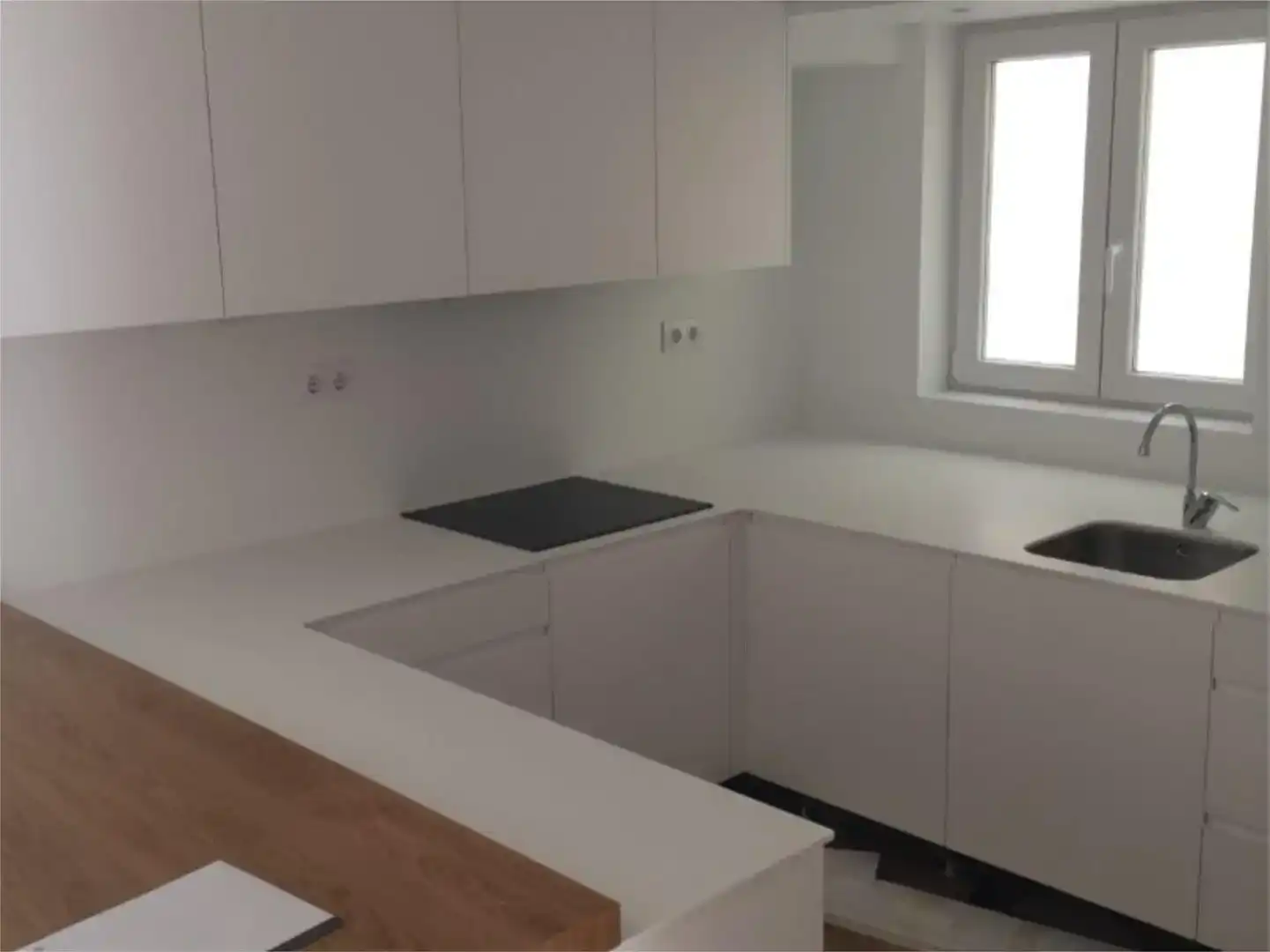 Cuina de Pis en venda en A Coruña Capital  amb Parquet i Balcó