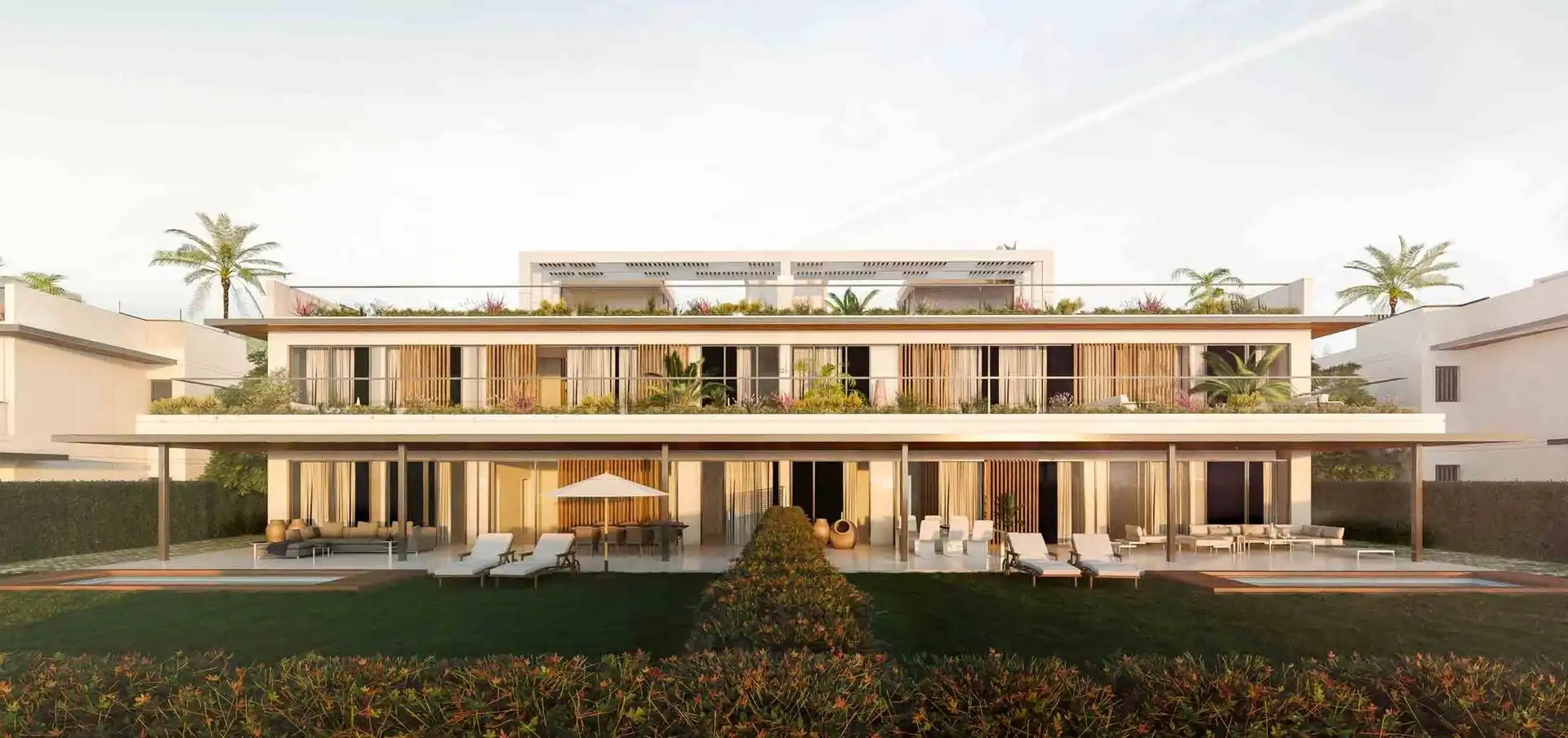 Vista exterior de Àtic en venda en Marbella amb Aire condicionat, Calefacció i Jardí privat