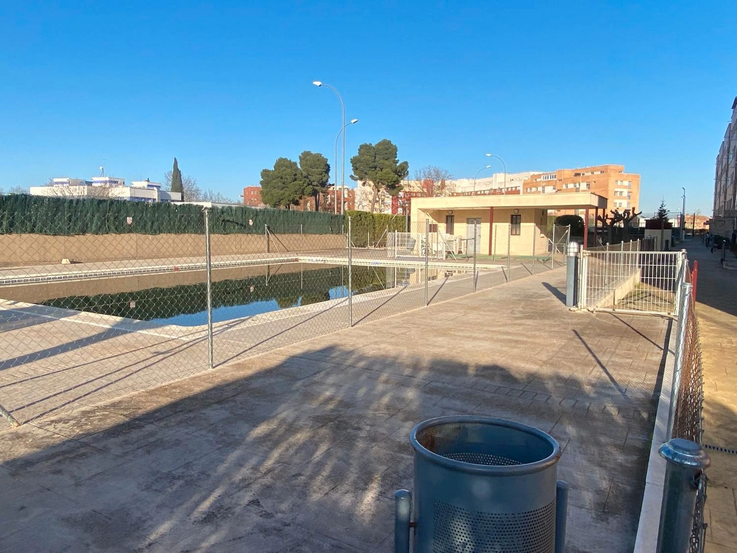 Piscina de Planta baja en venta en Ciudad Real Capital con Aire acondicionado, Calefacción y Terraza