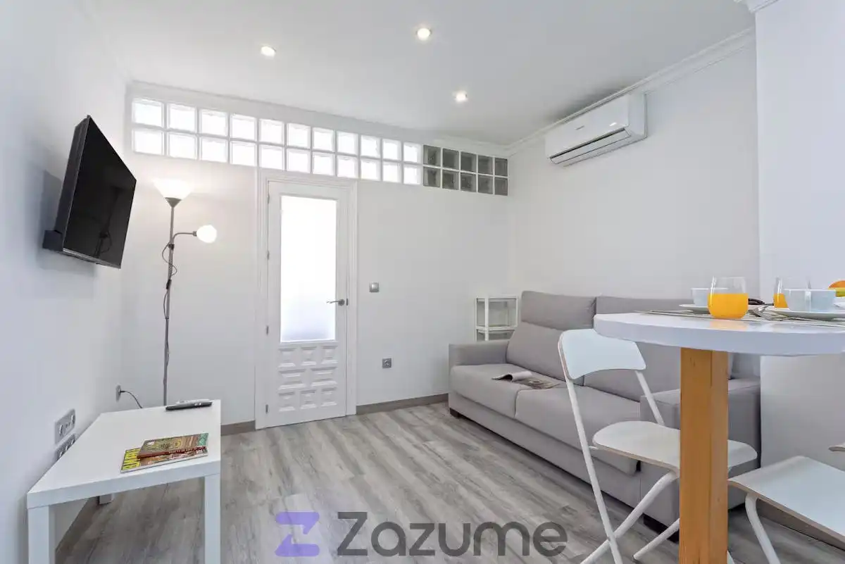 Wohnzimmer von Wohnung zur Miete in Fuengirola mit Klimaanlage, Parkett und Schwimmbad