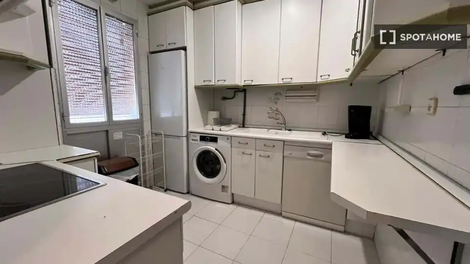 Küche von Wohnung zur Miete in Madrid mit Klimaanlage, Heizung und Möbliert