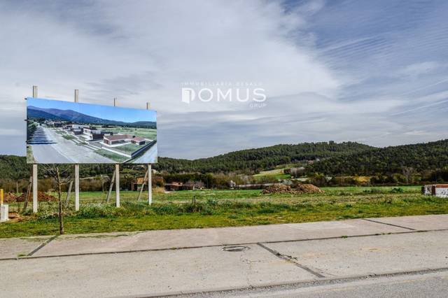 Terreno residencial en Venta en Carrer Girona en Maià de Montcal
