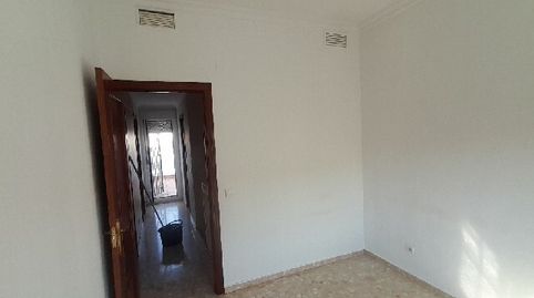 Foto 2 de Casa adosada en venda a C/ Constelación Cruz del Sur, Las Torres - Constelaciones, Utrera