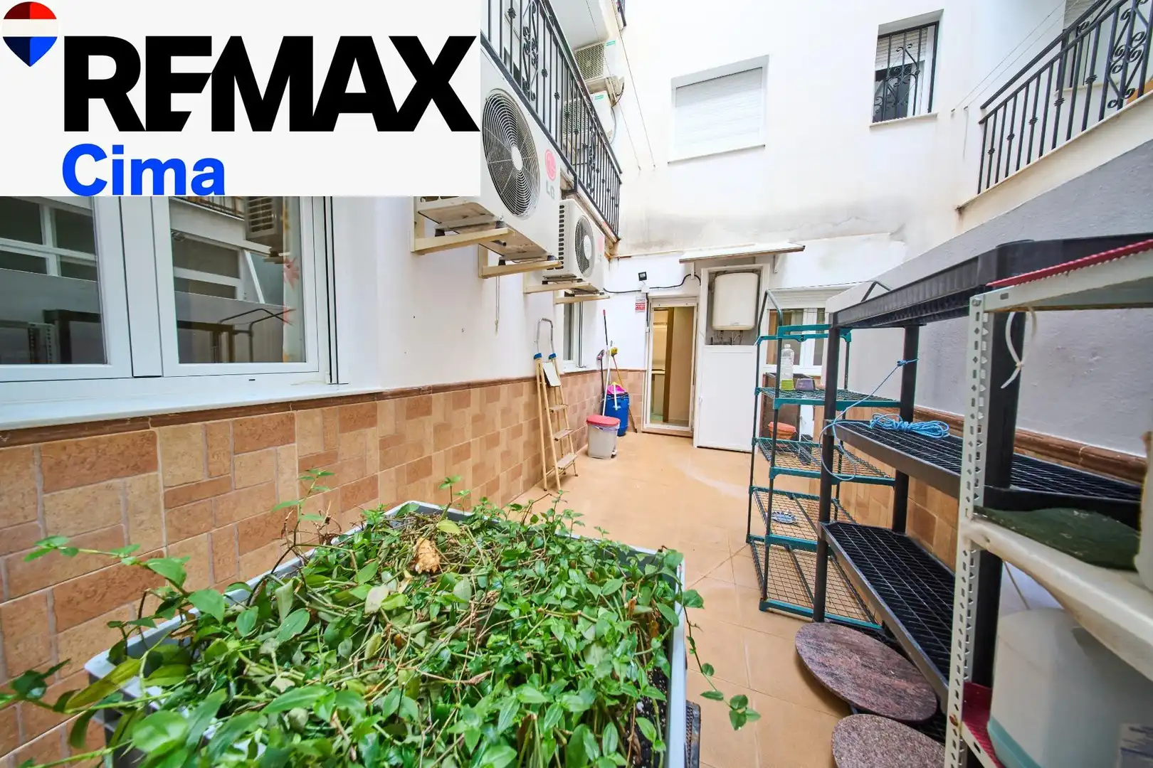 Vista exterior de Piso en venta en Baza, Granada