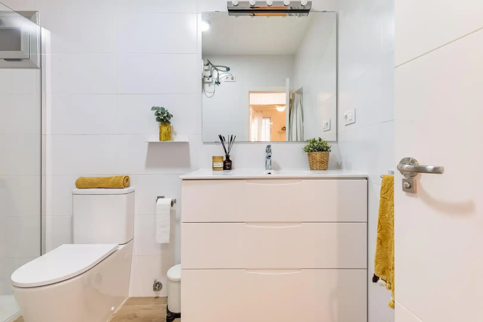 Bathroom of Flat for sale in Pobles del Sud