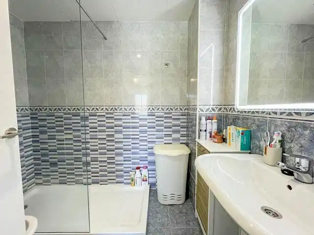 Baño de Piso en venta en Salou con Aire acondicionado, Jardín privado y Terraza