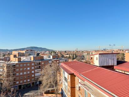 Vista exterior de Pis en venda en Alcalá de Henares amb Moblat