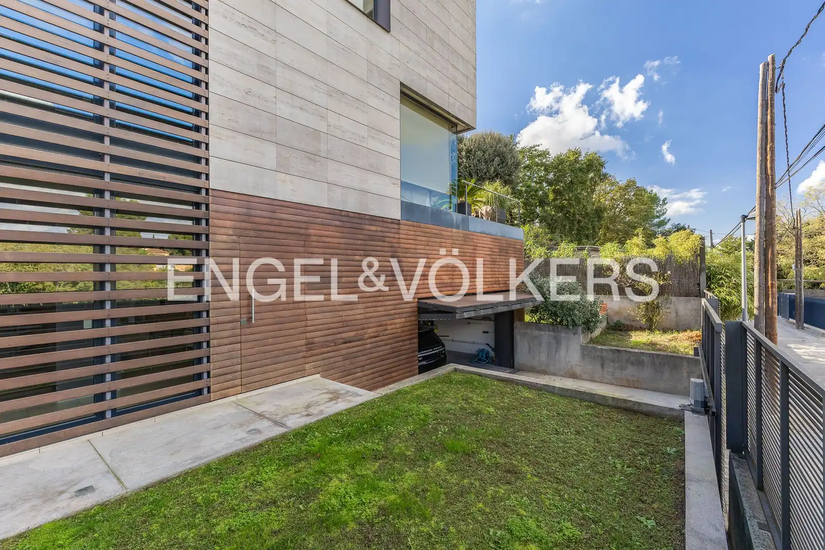Exterior view of Houses for sale in Sant Cugat del Vallès  with Air Conditioner, Heating and Private garden