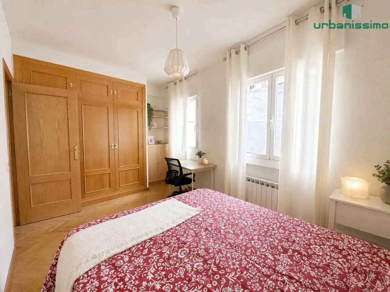 Dormitori de Apartament en venda en Madrid amb Calefacció