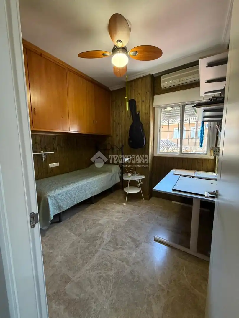 Habitación de Casa o chalet en venta en Montequinto con Aire acondicionado, Jardín privado y Terraza