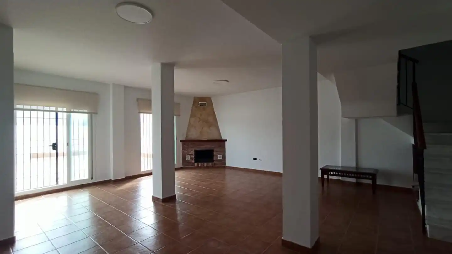 Sala de estar de Casa o chalet de alquiler en Riogordo con Terraza