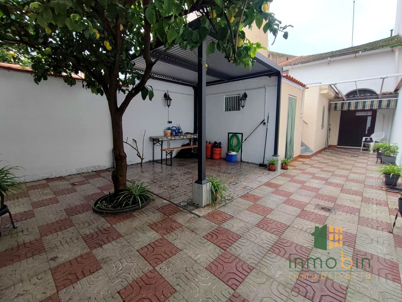 Vista exterior de Casa o xalet en venda en Don Benito amb Terrassa