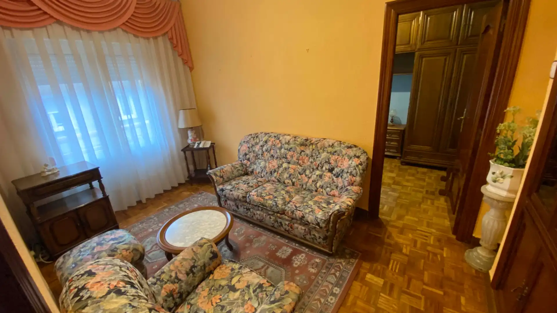 Living room of Flat for sale in San Martín del Rey Aurelio  with Parquet flooring, Storage room and Furnished