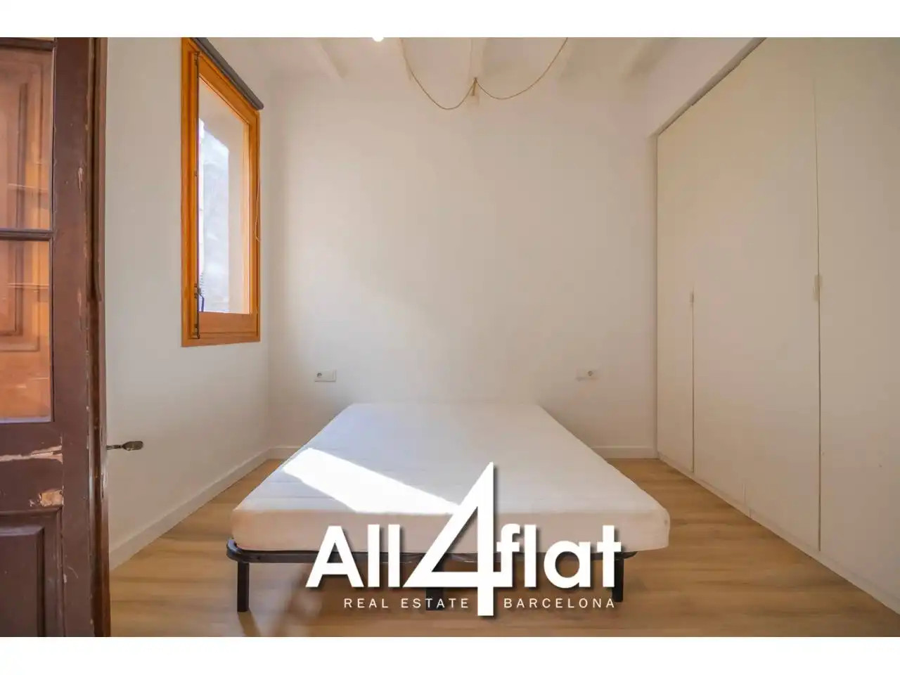 Habitación de Estudio de alquiler en Ciutat Vella