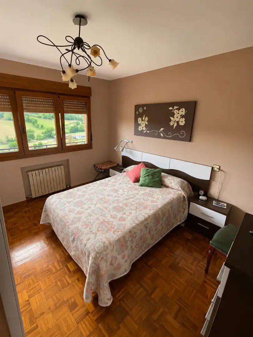 Habitación de Casa o chalet en venta en Gijón  con Calefacción, Jardín privado y Parquet