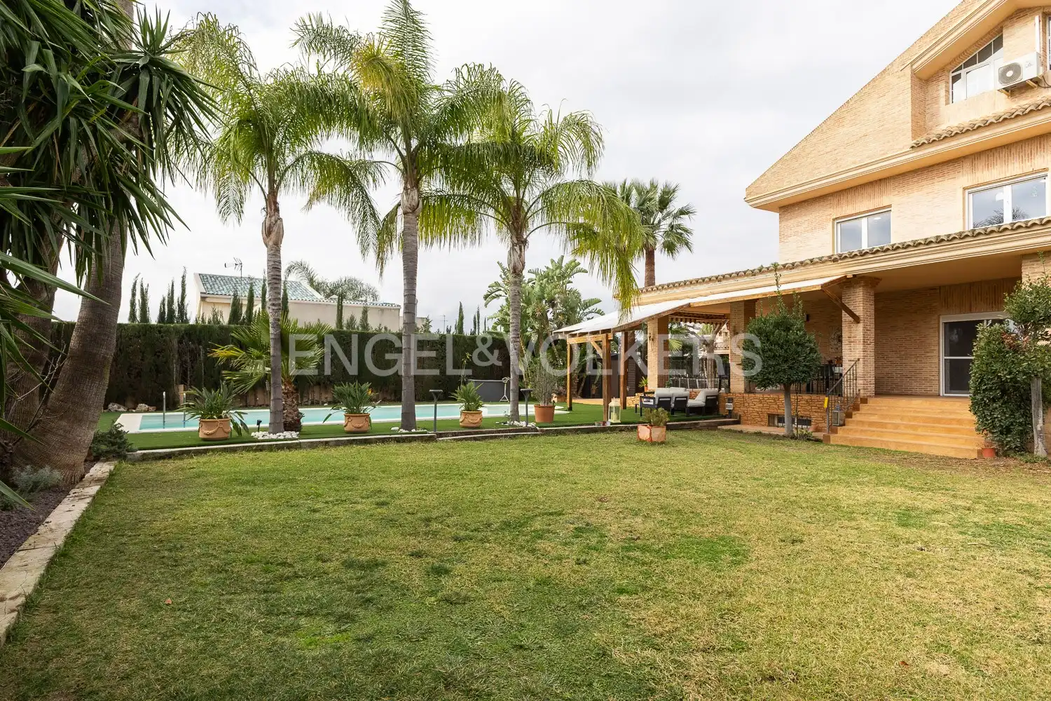 Exterior view of Houses for sale in L'Eliana  with Air Conditioner, Heating and Private garden