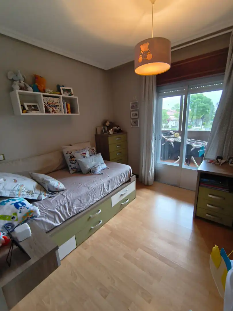 Dormitori de Casa o xalet en venda en Navales
