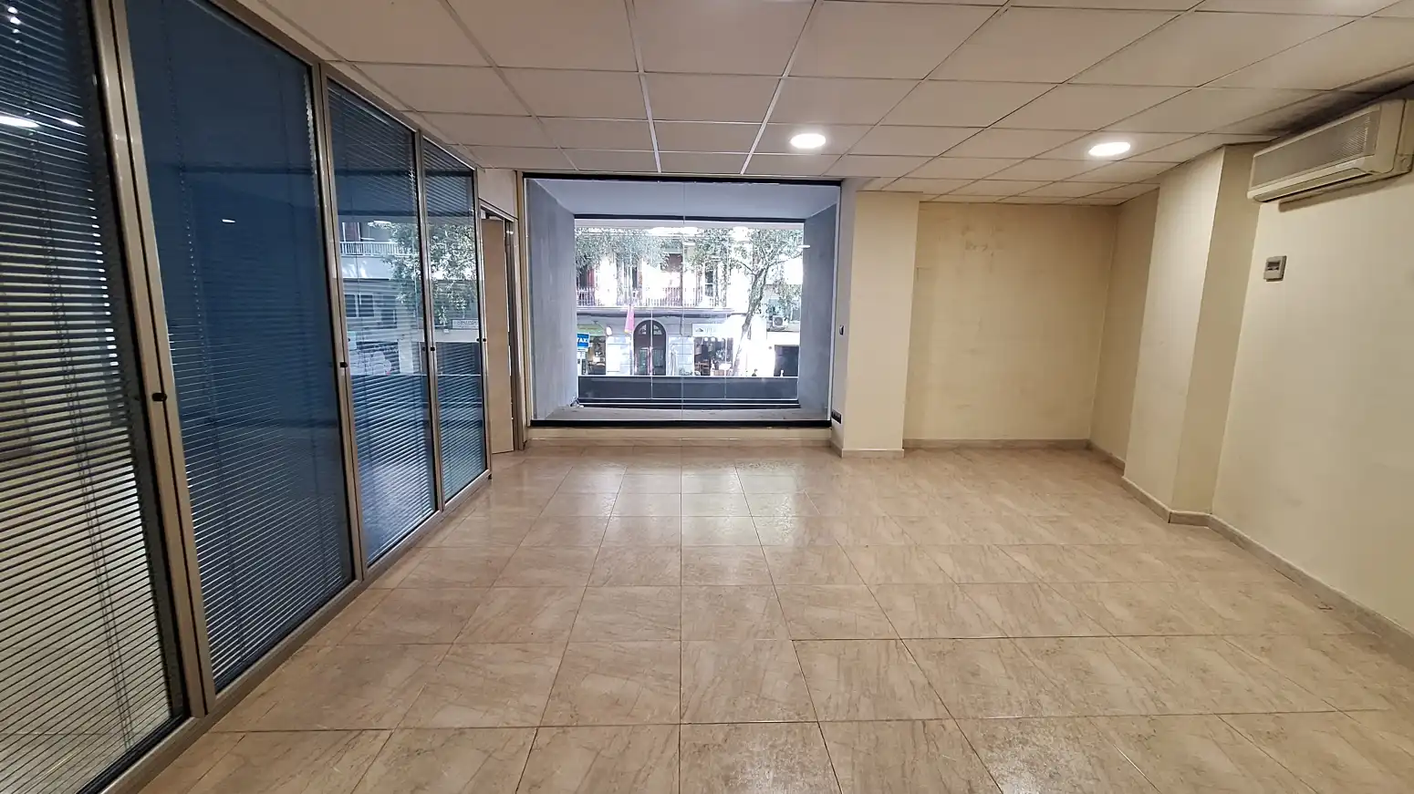 Local comercial en venda a Barcelona - CL VILADOMAT, imagen 23