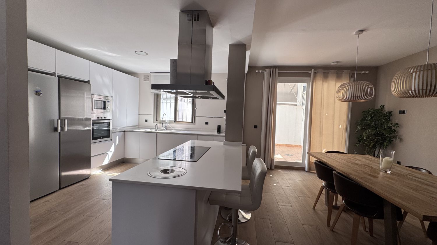 Kitchen of House or chalet for sale in  Sevilla Capital  with Air Conditioner, Terrace and Storage room