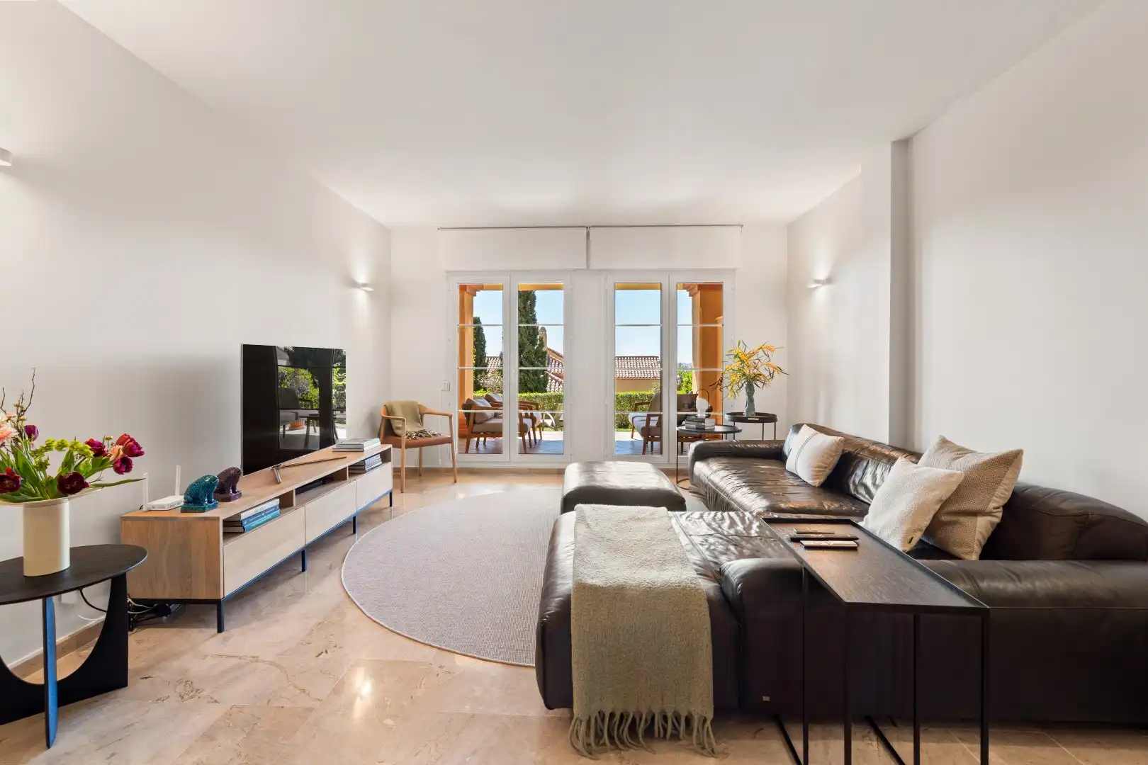Sala de estar de Planta baja en venta en Marbella con Aire acondicionado, Jardín privado y Terraza