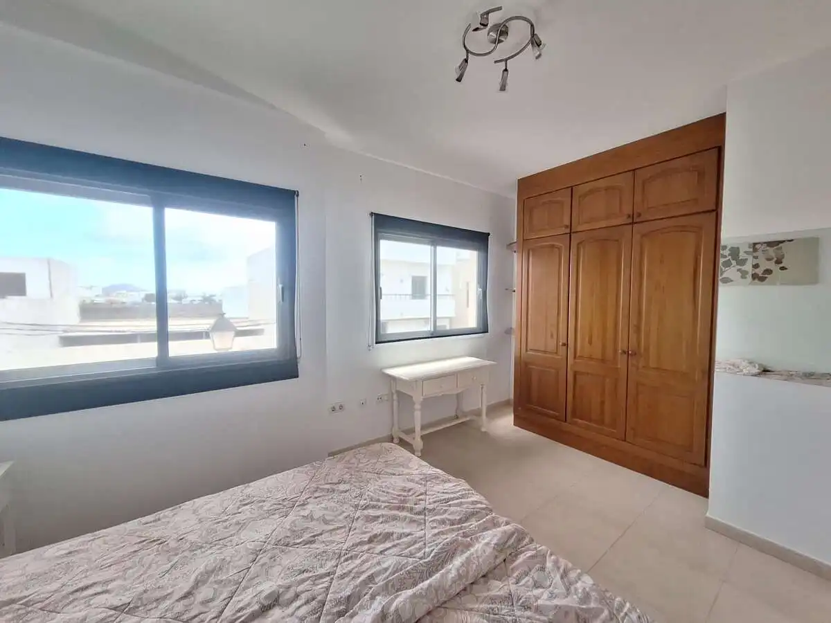 Habitación de Dúplex en venta en Arrecife con Terraza, Amueblado y Microondas