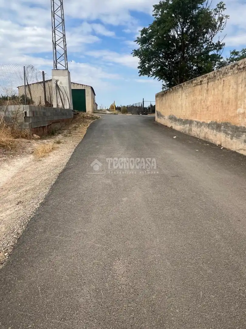 Terreno industrial en venta en Torreblascopedro