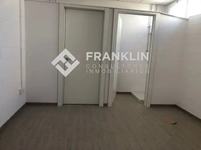 Fabrikhallen zur Miete in Celrà