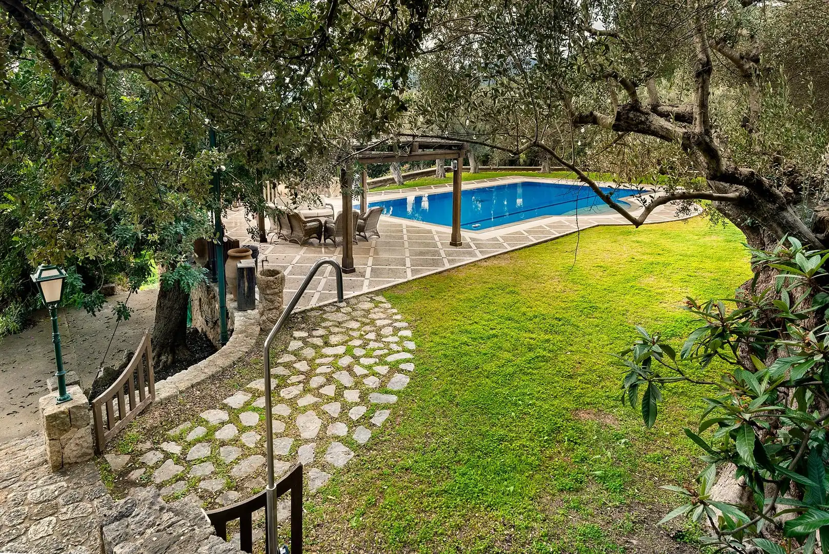 Piscina de Finca rústica de alquiler en  Palma de Mallorca con Aire acondicionado, Calefacción y Jardín privado