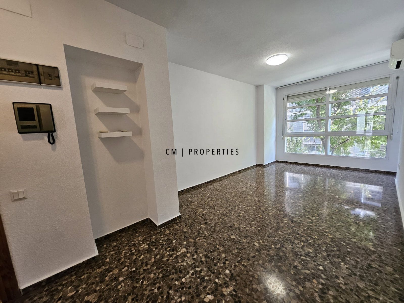 Vista exterior de Pis de lloguer en  Valencia Capital amb Aire condicionat, Calefacció i Balcó