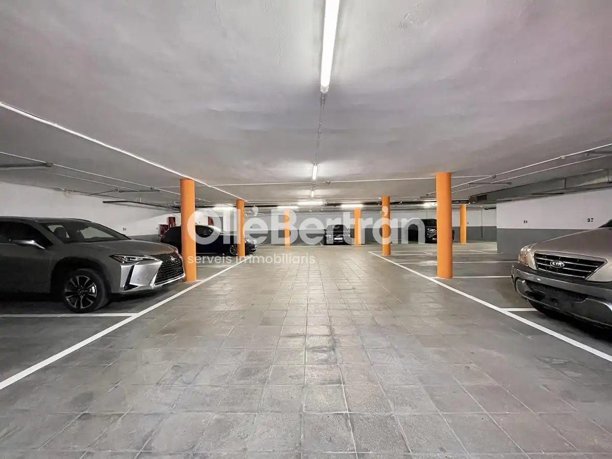 Parkplatz von Garage zur Miete in L'Hospitalet de Llobregat