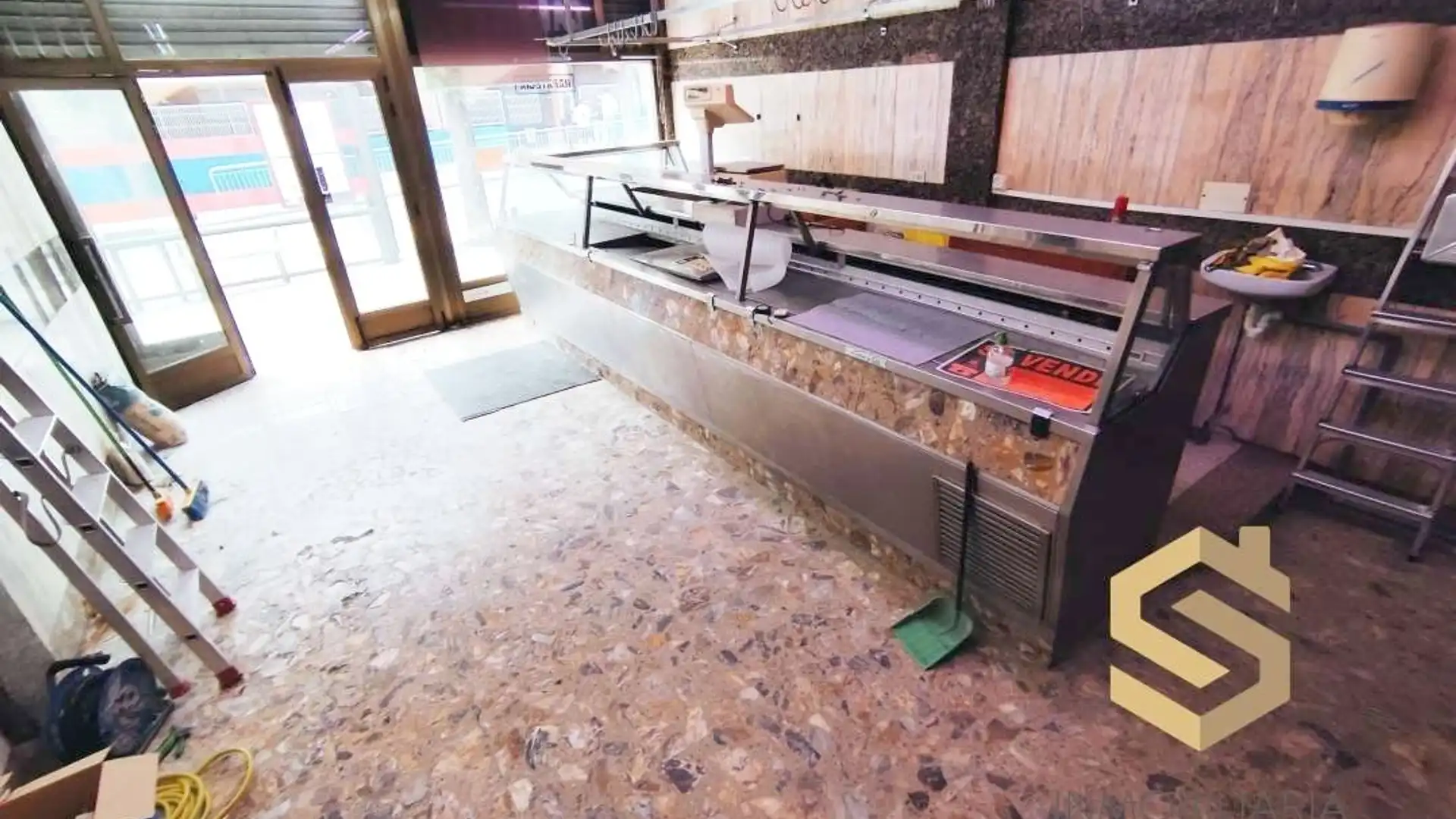 Local de alquiler en San Adrián