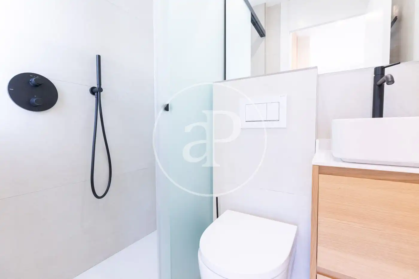 Badezimmer von Wohnung zum Verkauf in Andratx mit Klimaanlage, Heizung und Privatgarten