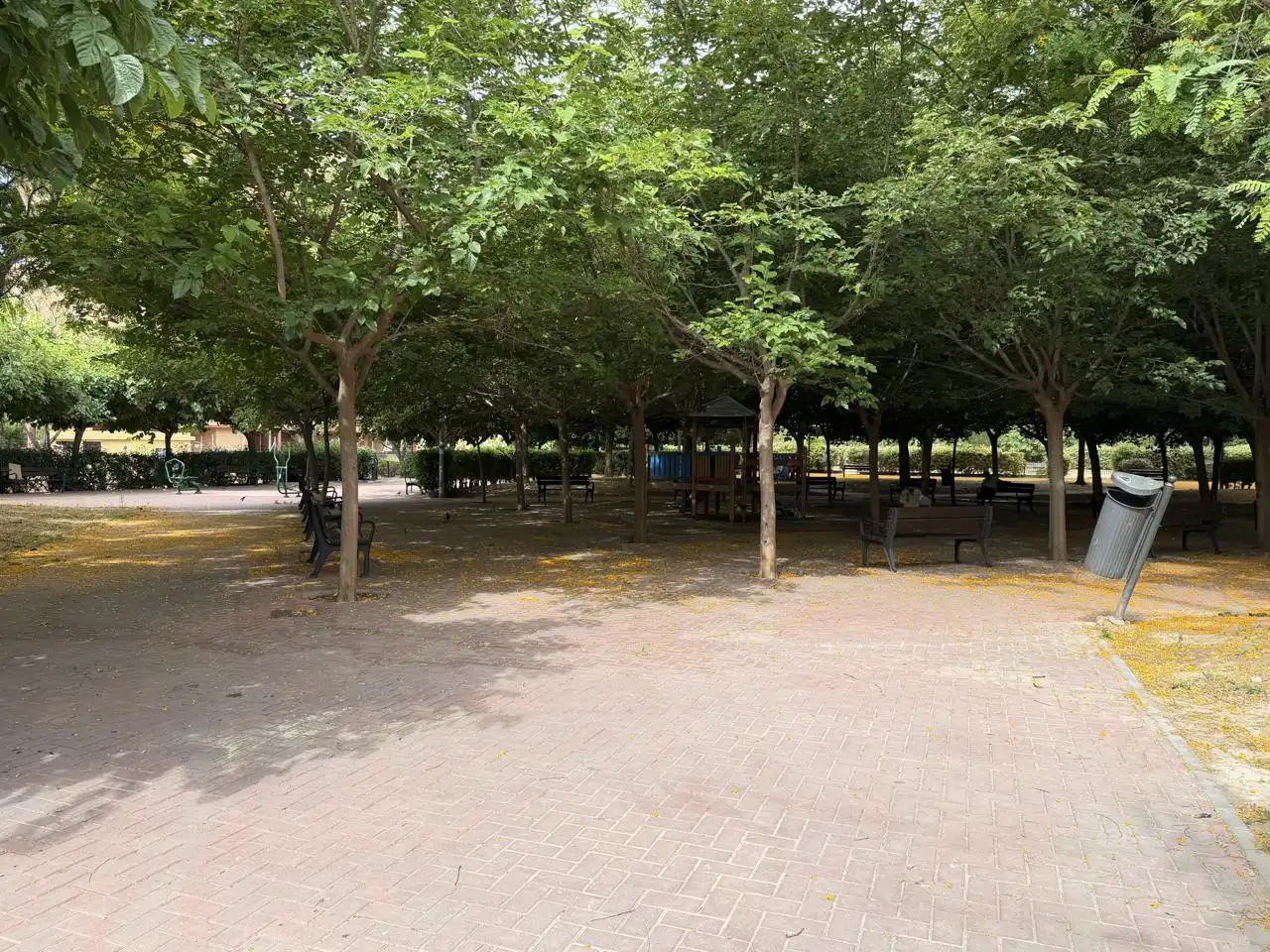 Parkplatz von Wohnung zum Verkauf in Alicante / Alacant mit Klimaanlage, Privatgarten und Terrasse