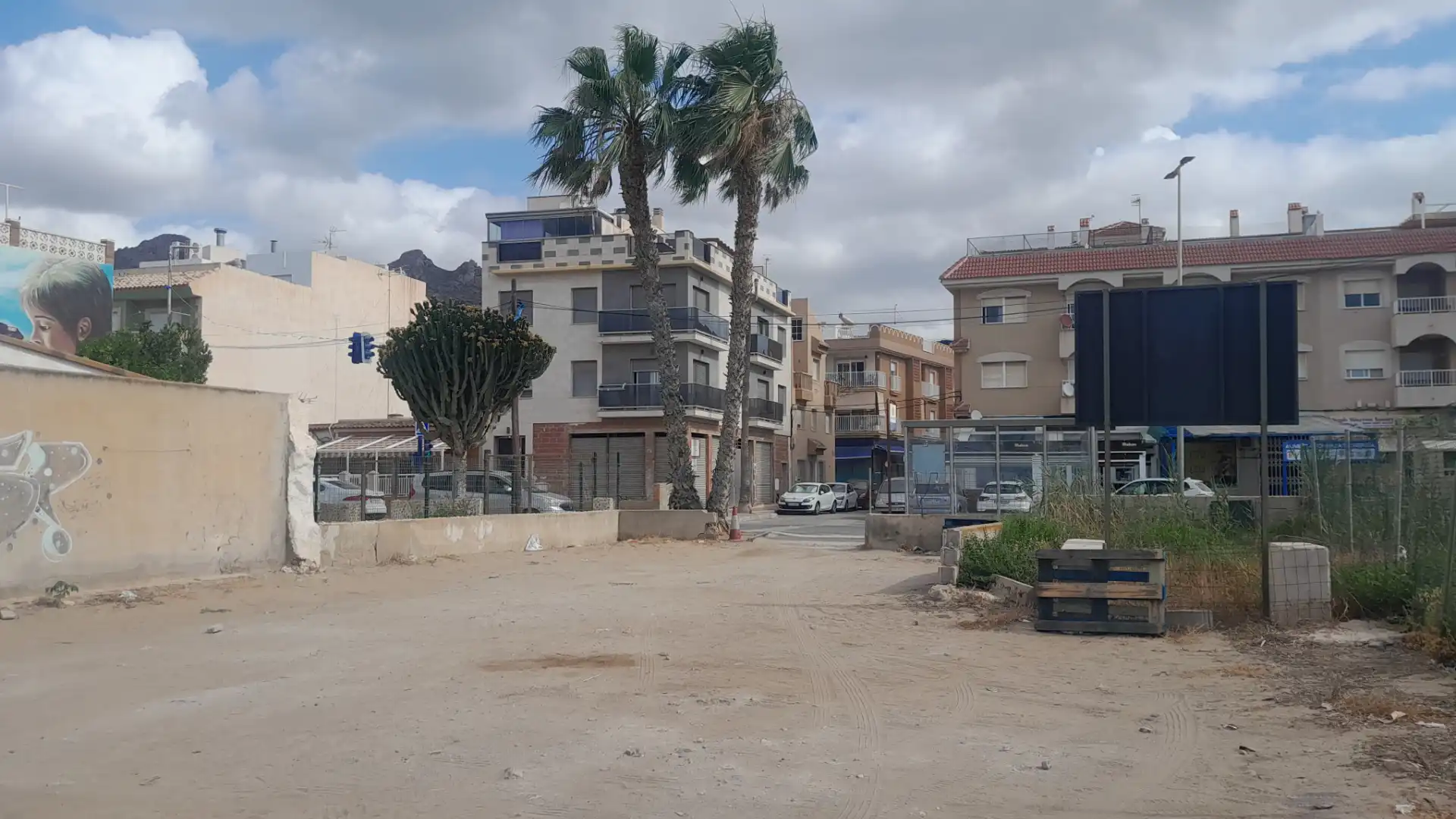 Vista exterior de Casa adosada en venda en Mazarrón amb Aire condicionat i Balcó