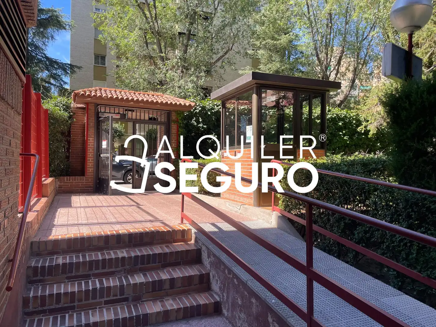 Flat for rent in Madrid  with Heating, Terrace and Swimming Pool