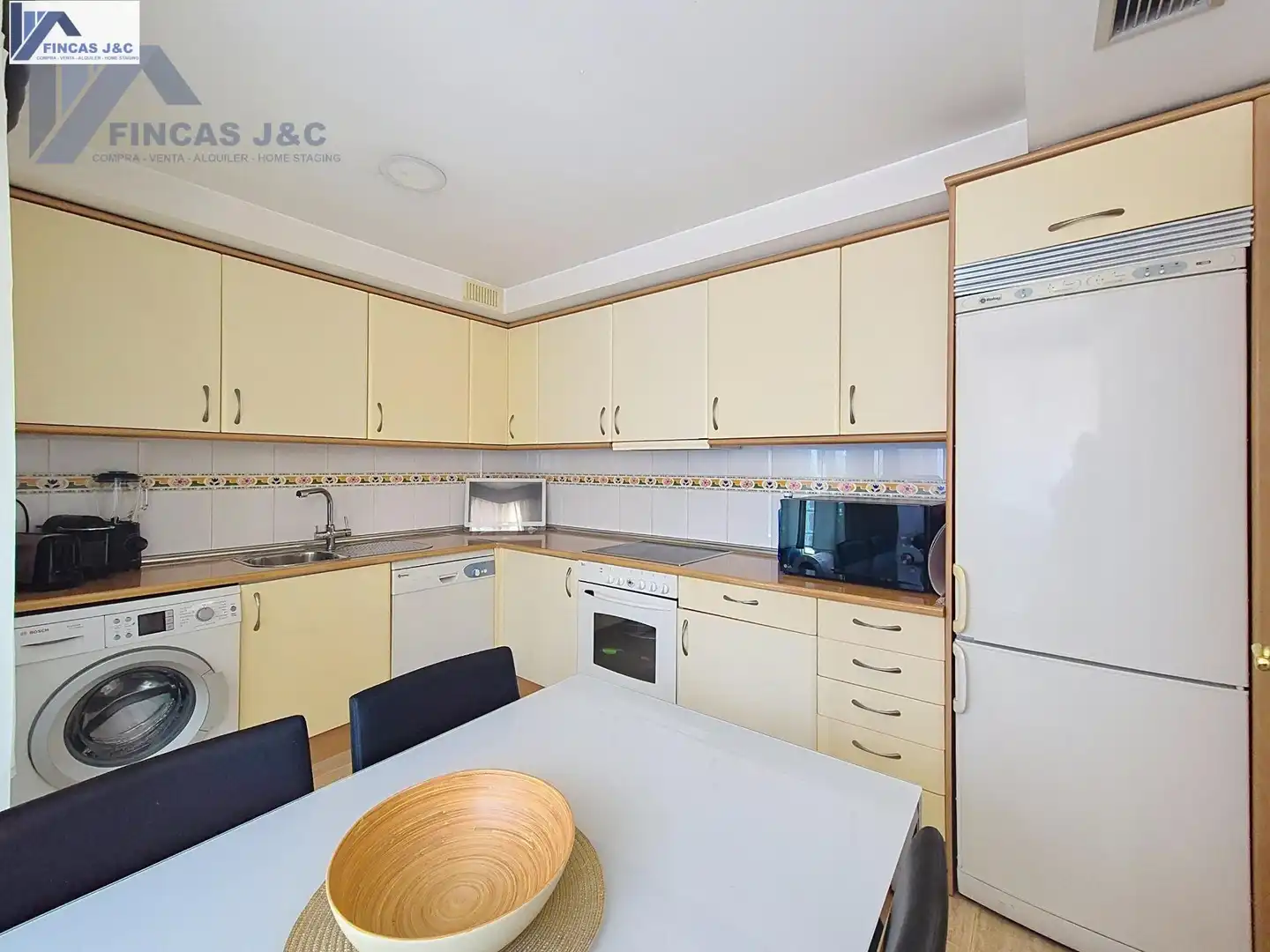 Cocina de Casa adosada en venta en Zaragoza con Aire acondicionado, Calefacción y Jardín privado