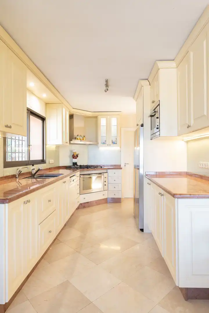 Cocina de Casa o chalet en venta en Marbella con Piscina