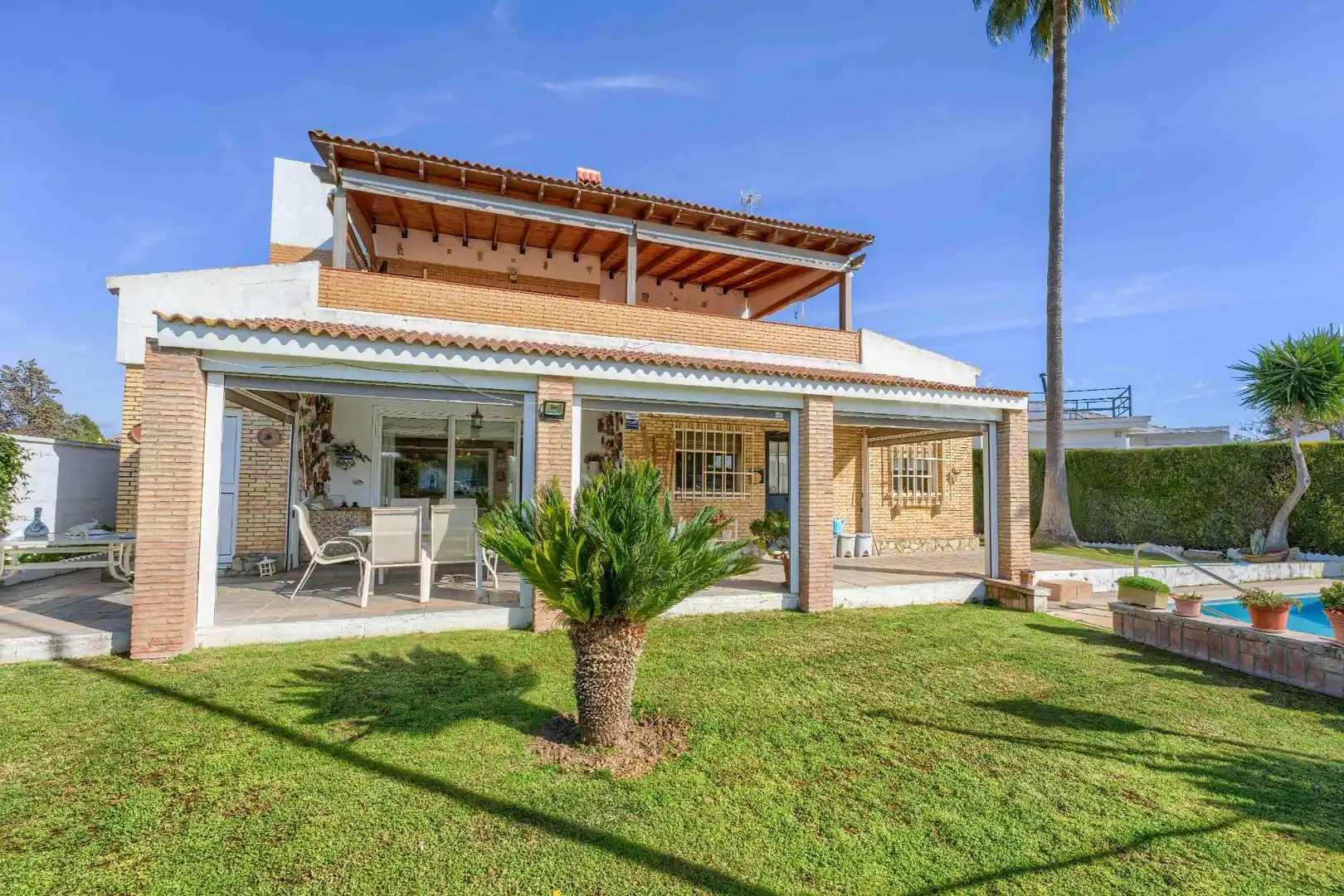 Vista exterior de Casa o chalet en venta en Espartinas con Aire acondicionado, Jardín privado y Terraza