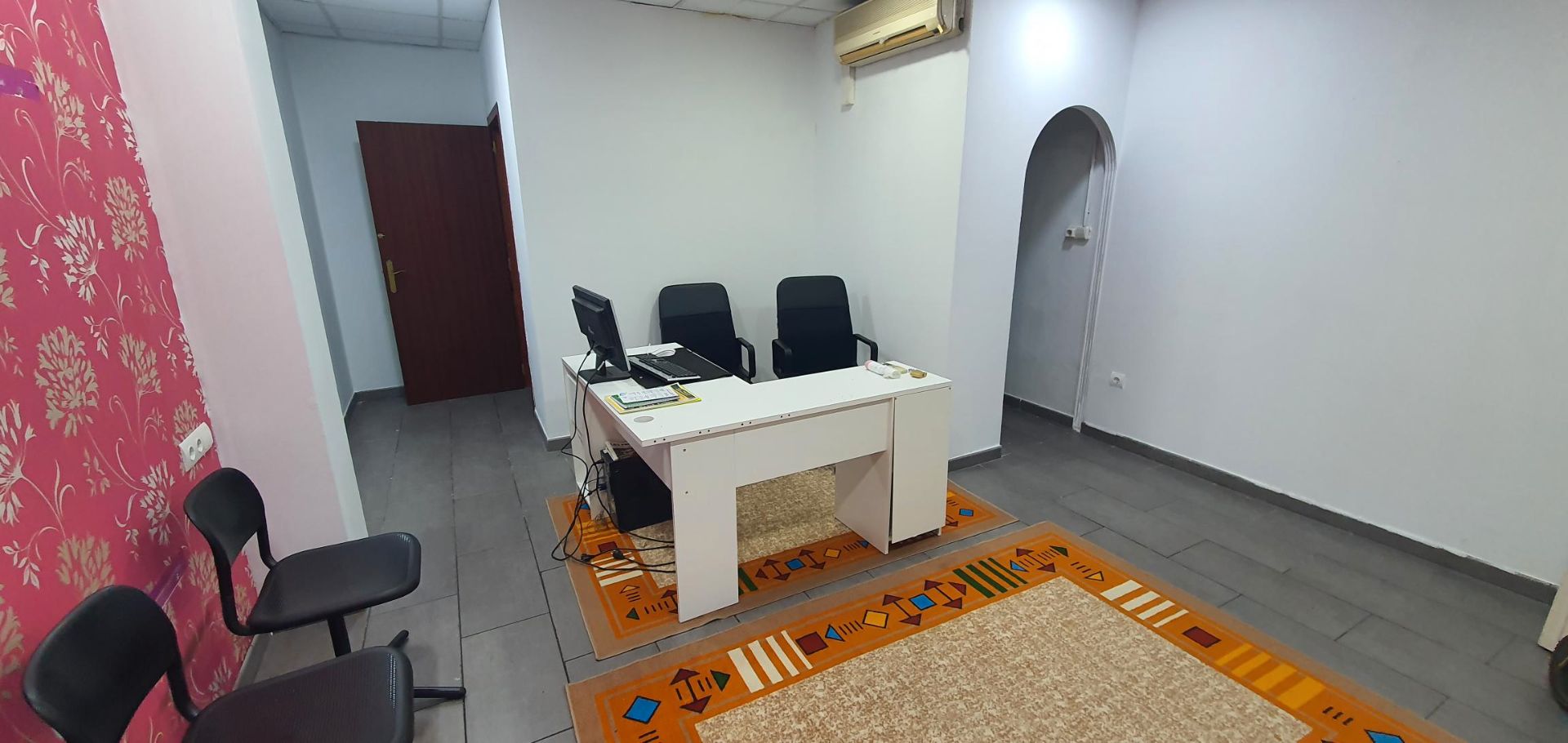 Premises to rent in  Valencia Capital  with Air Conditioner