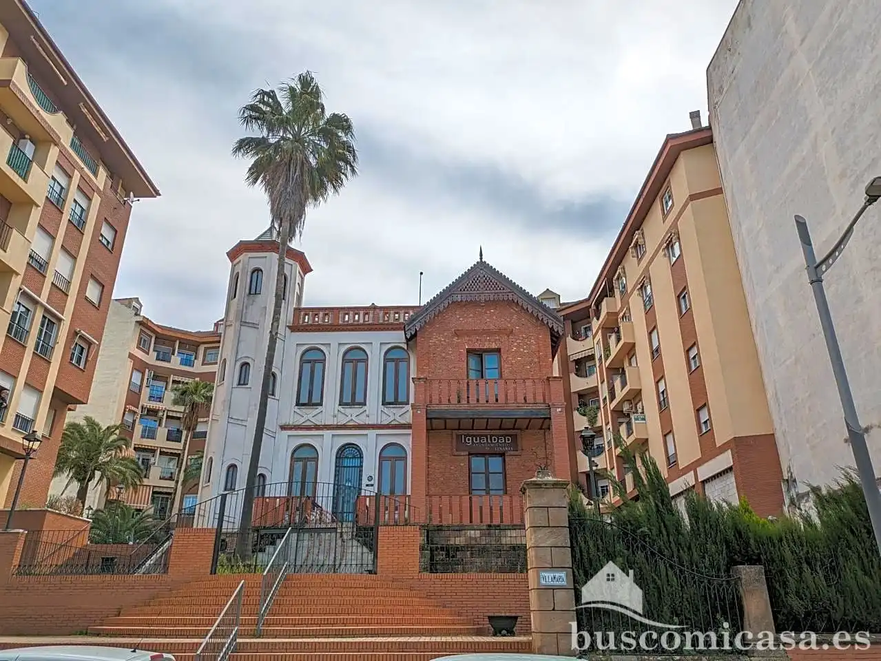 Außenansicht von Maisonette zum Verkauf in Linares mit Klimaanlage, Heizung und Abstellraum