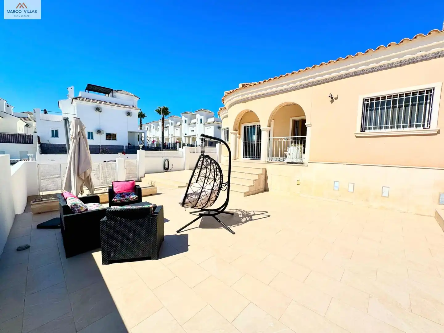Terrassa de Casa o xalet en venda en San Fulgencio amb Aire condicionat, Jardí privat i Piscina