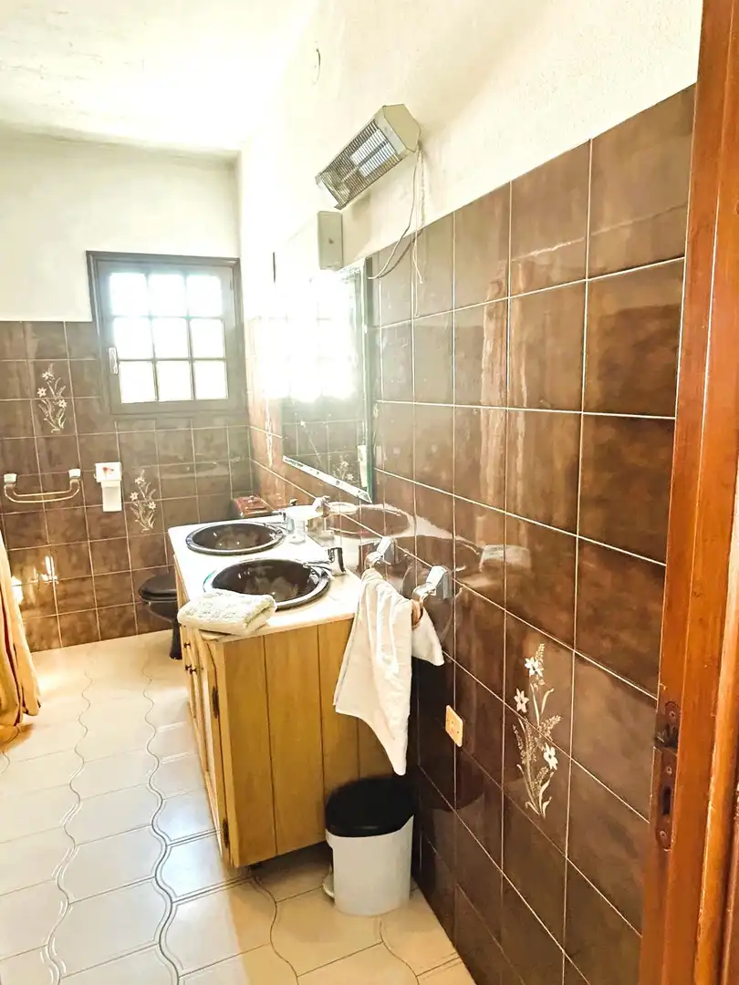 Bany de Finca rústica en venda en Estepona amb Jardí privat, Terrassa i Piscina
