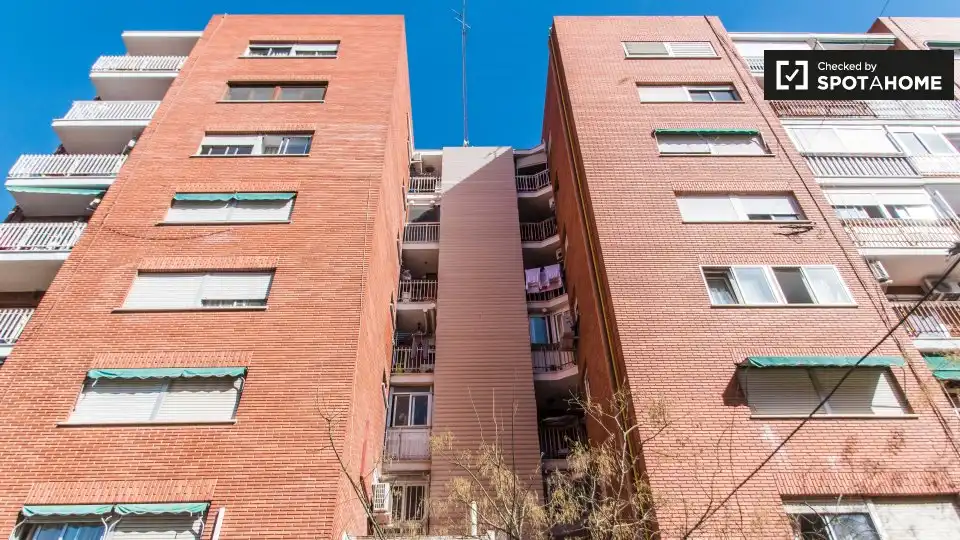 Exterior view of Flat for rent in Valencia  with Air Conditioner, Heating and Furnished