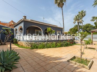 Casa con piscina en venta en Carretera Les Marines a Denia
