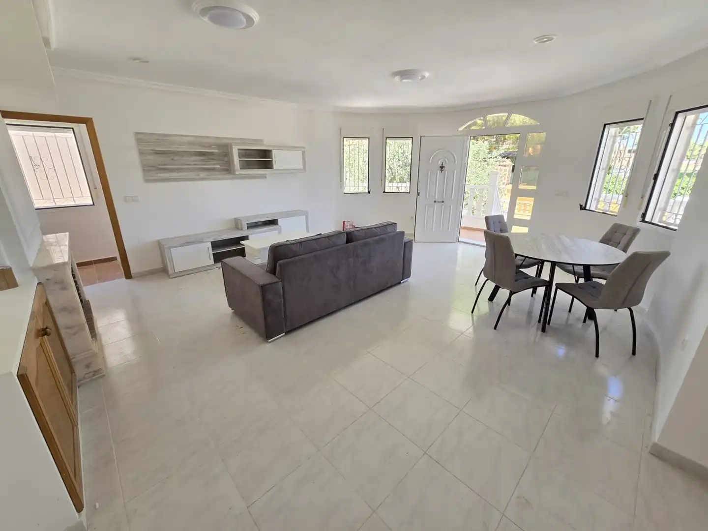 Sala de estar de Casa o chalet en venta en Jacarilla con Jardín privado, Piscina y Amueblado