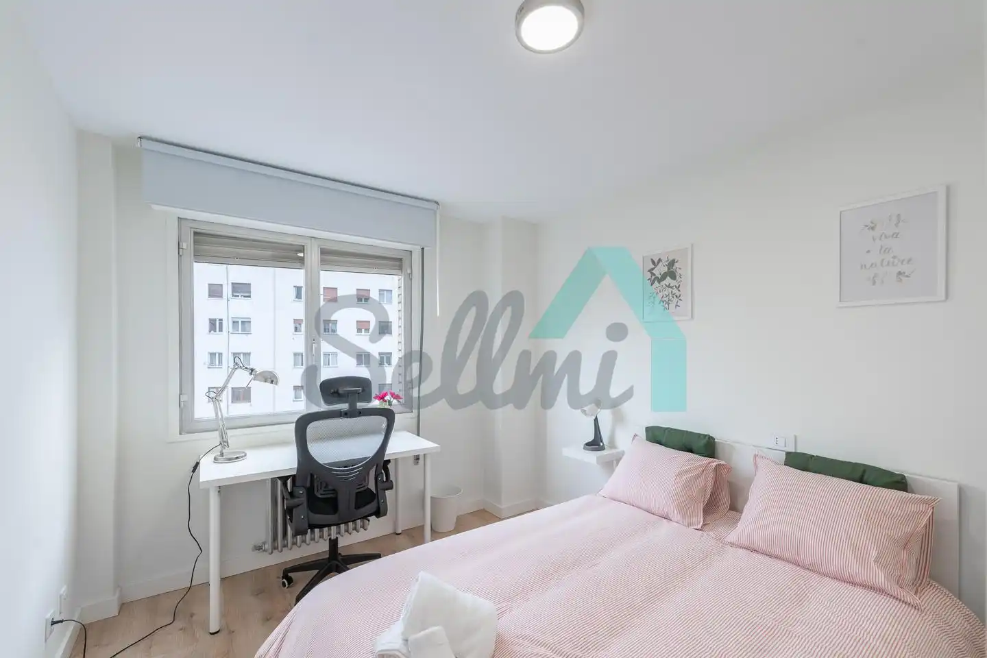 Bedroom of Flat for share in Oviedo   with Heating and Furnished