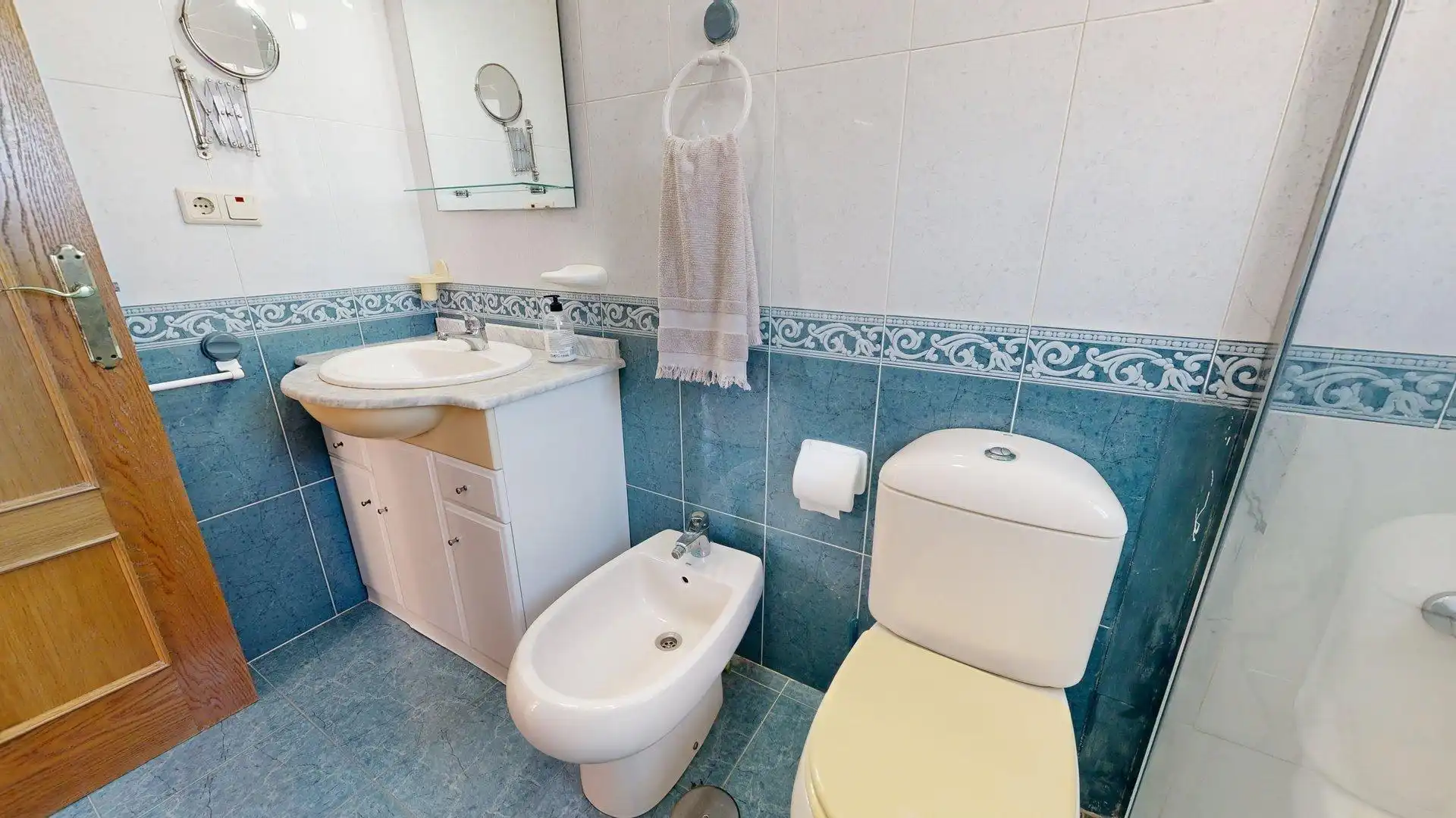 Bany de Apartament en venda en Elche / Elx amb Aire condicionat, Terrassa i Moblat