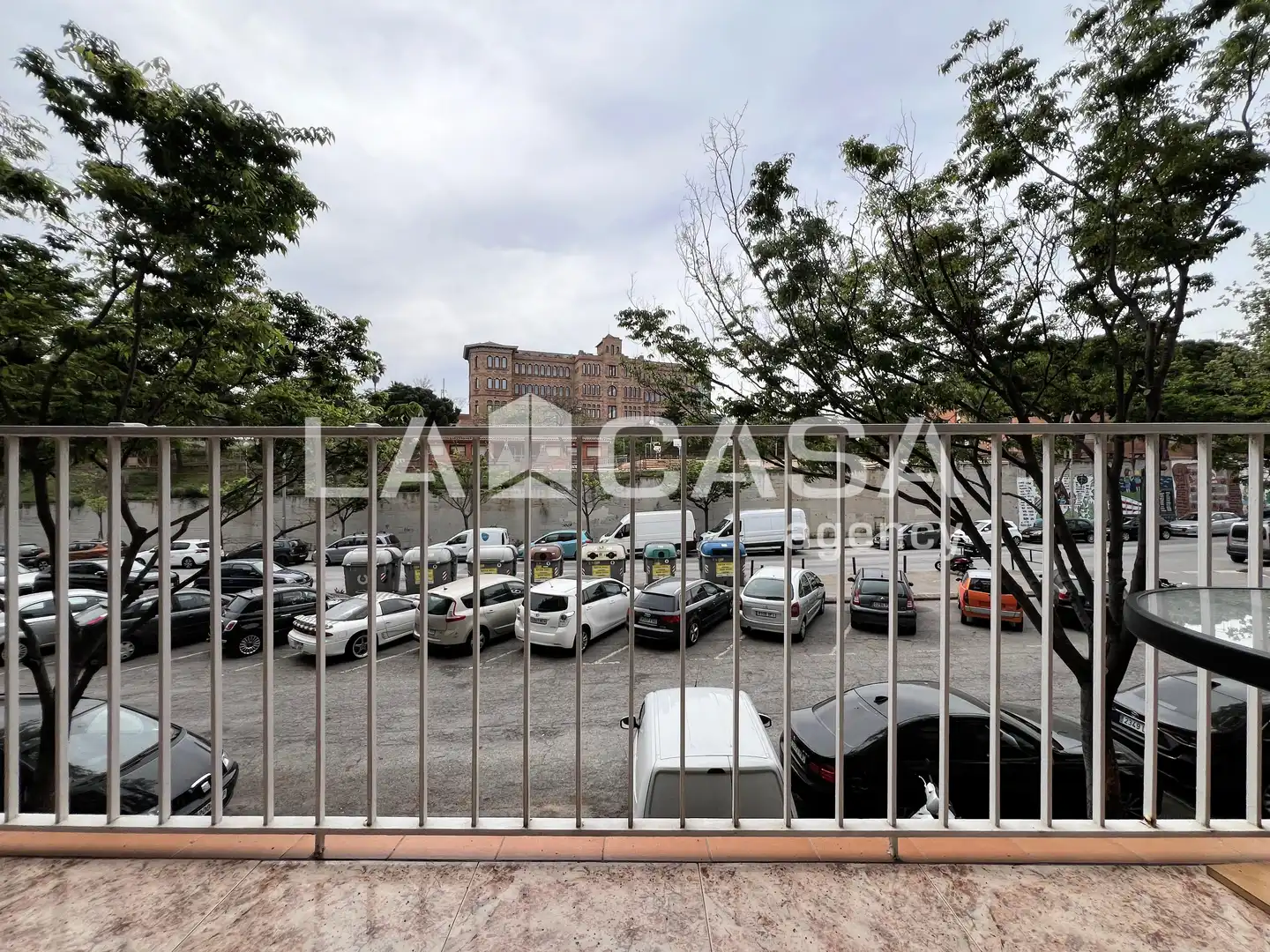 Vista exterior de Pis en venda en Badalona amb Calefacció i Balcó