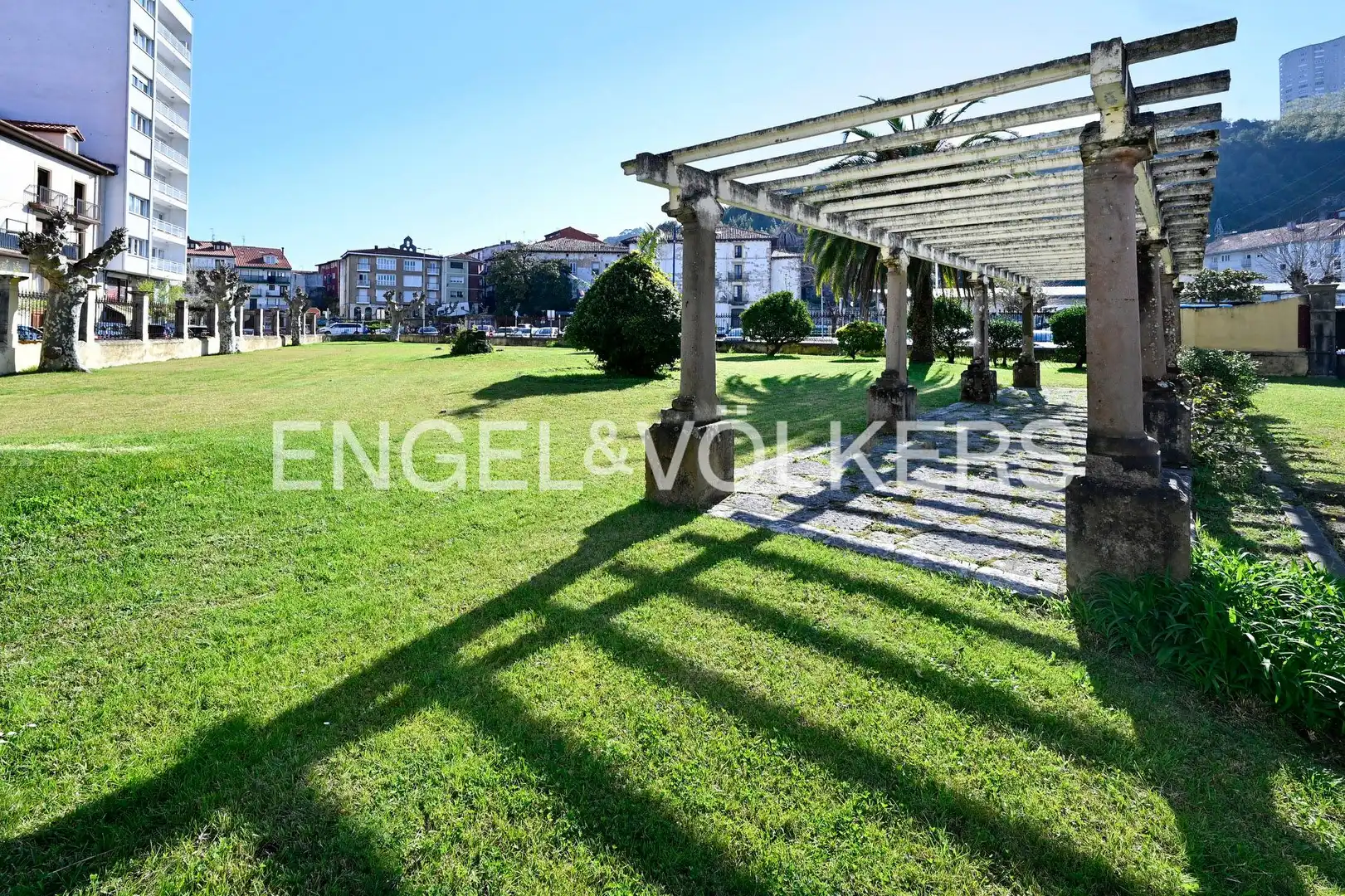 Casa o chalet en venta en Laredo con Calefacción, Jardín privado y Trastero