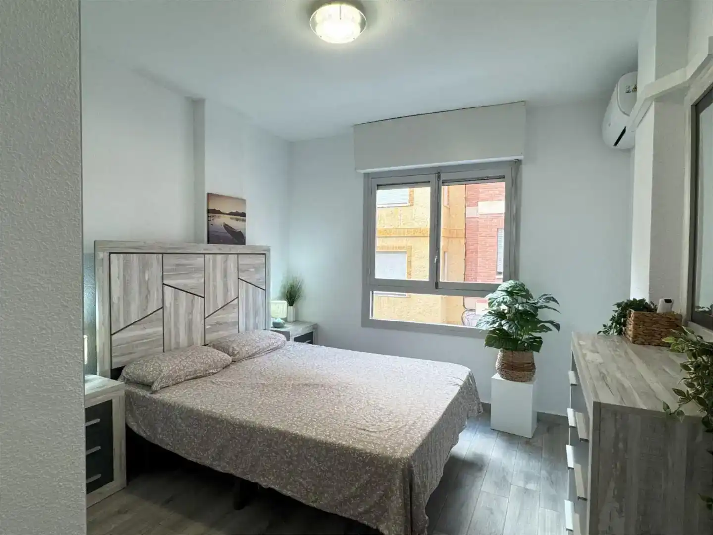 Bedroom of Flat for rent in Torrevieja  with Air Conditioner and Balcony
